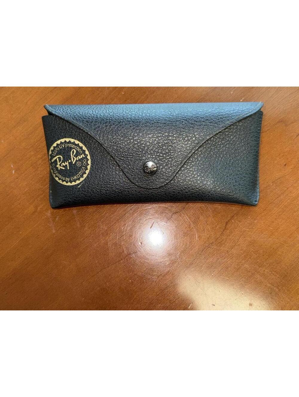 Ray- Ban authentic black glass case holder GUC